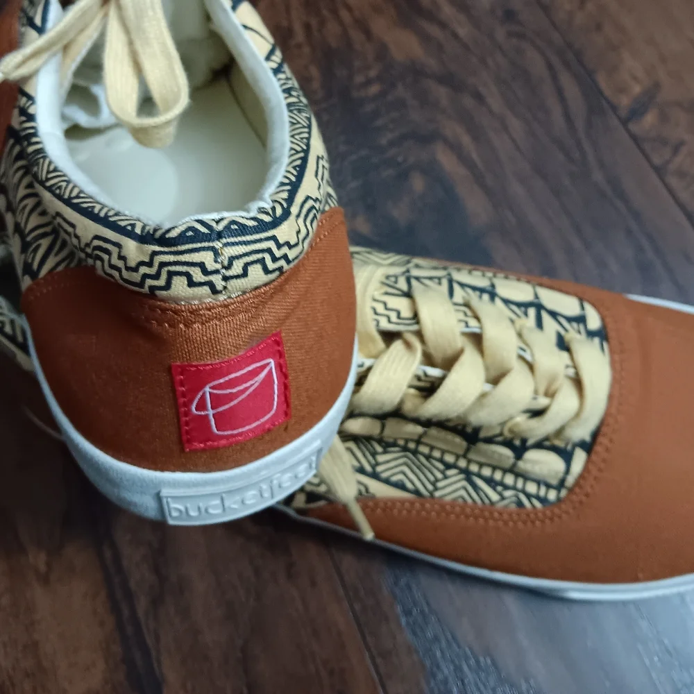 BUCKET FEET Men's Pindou  Canvas Lace Up  Sneakers - 13